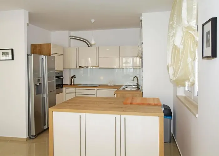 Apartment Bol A6 With Pool From 45 Eur Per Person
